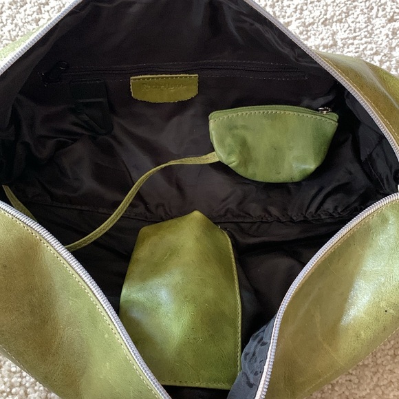 Rachel Lynn Soft Genuine Leather Green Purse/Shoulder Bag With Silver Accents - Picture 16 of 17